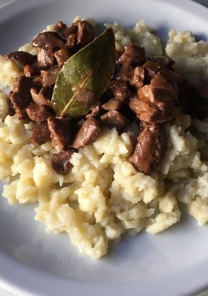 Una foto de Goulash con Spaetzels