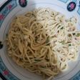 Tallarín con atún y crema de leche