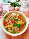 Canh chay đậu hủ nấm và cà chua