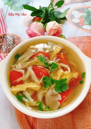 Hình của món Canh chay đậu hủ nấm và cà chua.