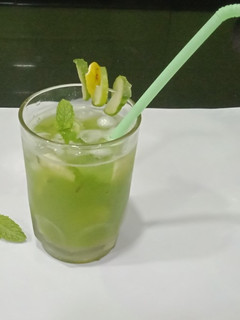 કાકડી નો મોઇતો (Cucumber Mojito Recipe In Gujarati) રેસીપી મુખ્ય ફોટો
