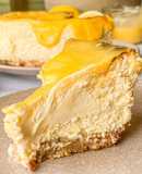Cheesecake cremosa de limón con lemon curd