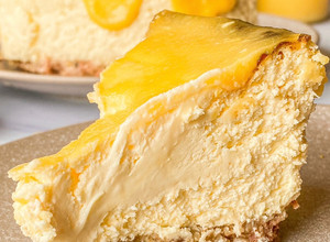 Foto principal de Cheesecake cremosa de limón con lemon curd