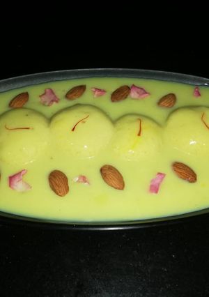 A picture of Rasmalai.