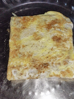 பிரெட் ஆம்லெட் (Bread omelette recipe in tamil) செய்முறை முக்கிய புகைப்படம்