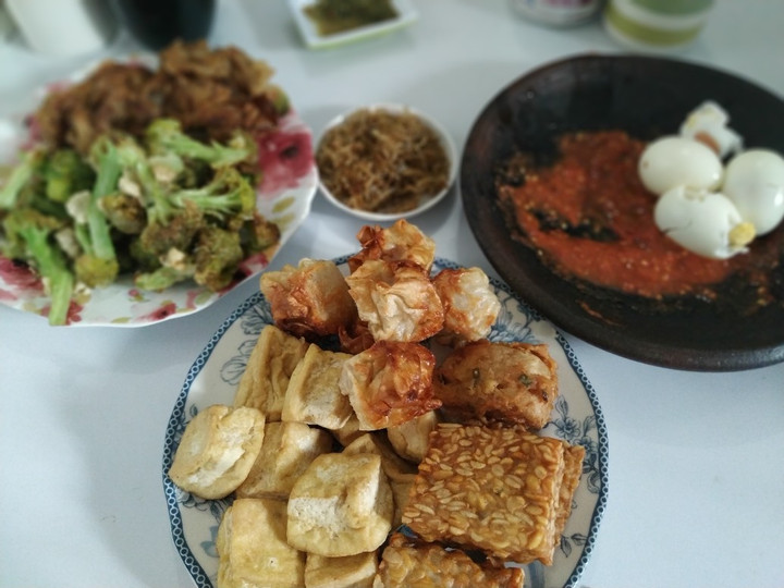 Anti Ribet, Memasak Penyet telur sambel terasi Enak Terbaru