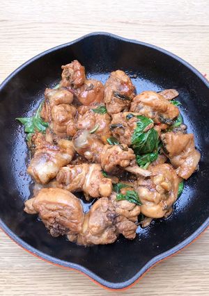 A picture of Taiwanese Three Cup Chicken (San Bei Ji).