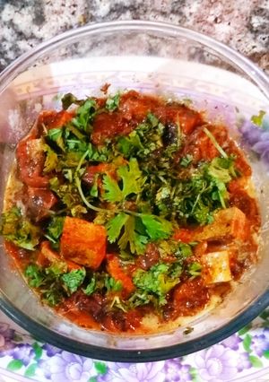 A picture of Tofu in Methi Gravy.