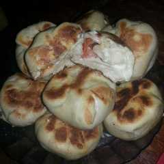 Una foto de Pan casero relleno