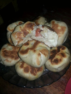 Una foto de Pan casero relleno
