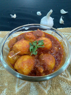 લસણીયા બટાકા (Lasaniya Bataka Recipe In Gujarati) રેસીપી મુખ્ય ફોટો