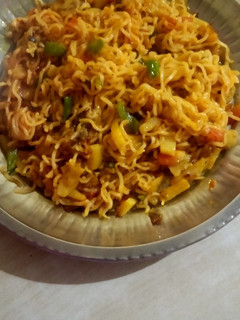 मैगी (maggi recipe in Hindi) रेसिपी मुख्य फोटो