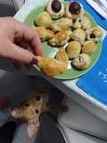 Caramelle di sfoglia con cioccotini ripieni allo zabaione