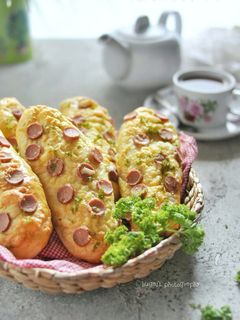 Foto resep Sausage cheese breadsticks