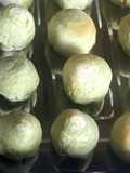 ขนมเปี๊ยะชาเขียวไส้ถั่วเหลือง