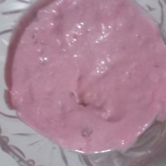 A picture of Strawberry raita.