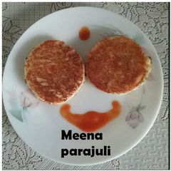 A picture of Aaloo matar tikki with bread.