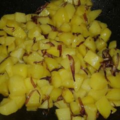 Onion fried potates A picture of Onion fried potates.