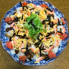 A picture of Chirashizushi.
