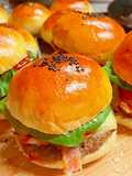 Homemade hamburger (Baking bread with Poolish) 自制汉堡，波兰种制作汉堡面包