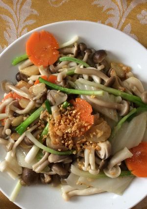 Hình của món Nấm xào bơ tỏi.