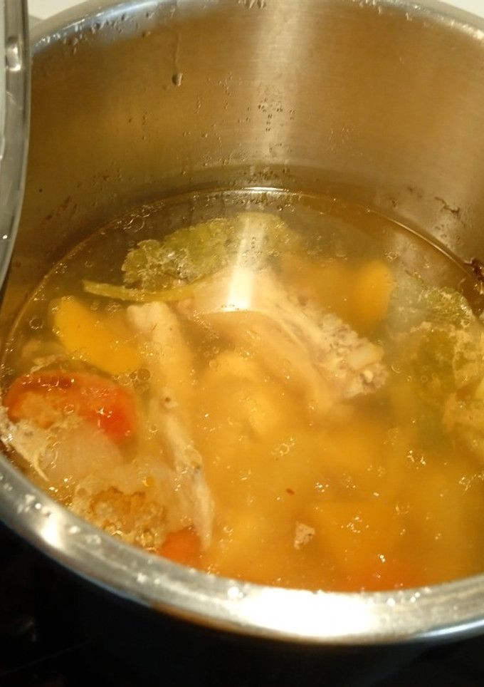 Una foto de Por poco más de 10€. Caldo de pollo