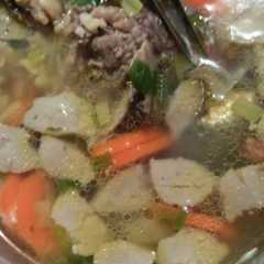 A picture of Sop bakso simpel.