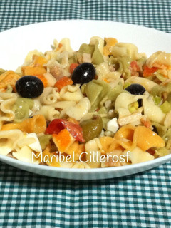 Una foto de Ensalada fresquita de pasta con salsa de mostaza
