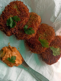 चिकन पॅटीस विथ पपई (Chicken Patties With Papaya Recipe In Marathi) रेसिपी चे मुख्य फोटो