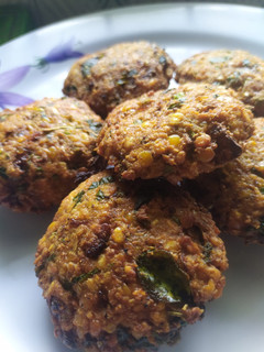 கீரை வடை / kirai vadai Recipe in tamil செய்முறை முக்கிய புகைப்படம்