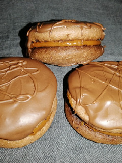 Una foto de Alfajores de chocolate (sin manteca)