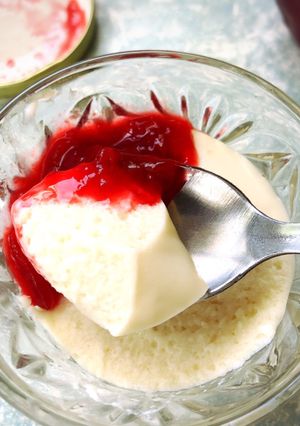 A picture of Soy milk  mousse.