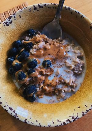 A picture of EASY & HEALTHY OATMEAL.