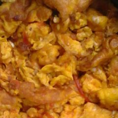 A picture of Fried kienyeji eggs.