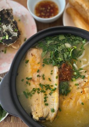 Hình của món Bánh canh cá lóc miền Trung.