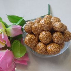 A picture of तिळगुळाचे लाडू।तिळगुड लड्डू.