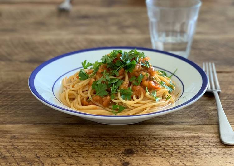 How to Prepare Ultimate Tomato, anchovies, garlic and chilli pasta