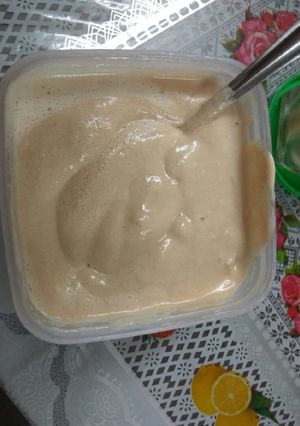 A picture of Rj special Burger mayonnaise.