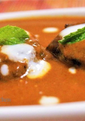 A picture of Grilled Kathal Ke Shami Kebab in Makhni Gravy.