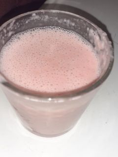 Una foto de Batido de fresa, manzana y nata