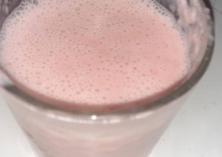 Batido de fresa, manzana y nata