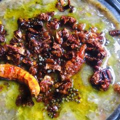 A picture of Dal spinach kadaiyal.