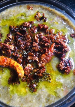 A picture of Dal spinach kadaiyal.