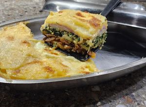 Una foto de Lasagna de papas, roast beef, acelga y ricotta - sin masa. 💫 Liviana y deliciosa 💫