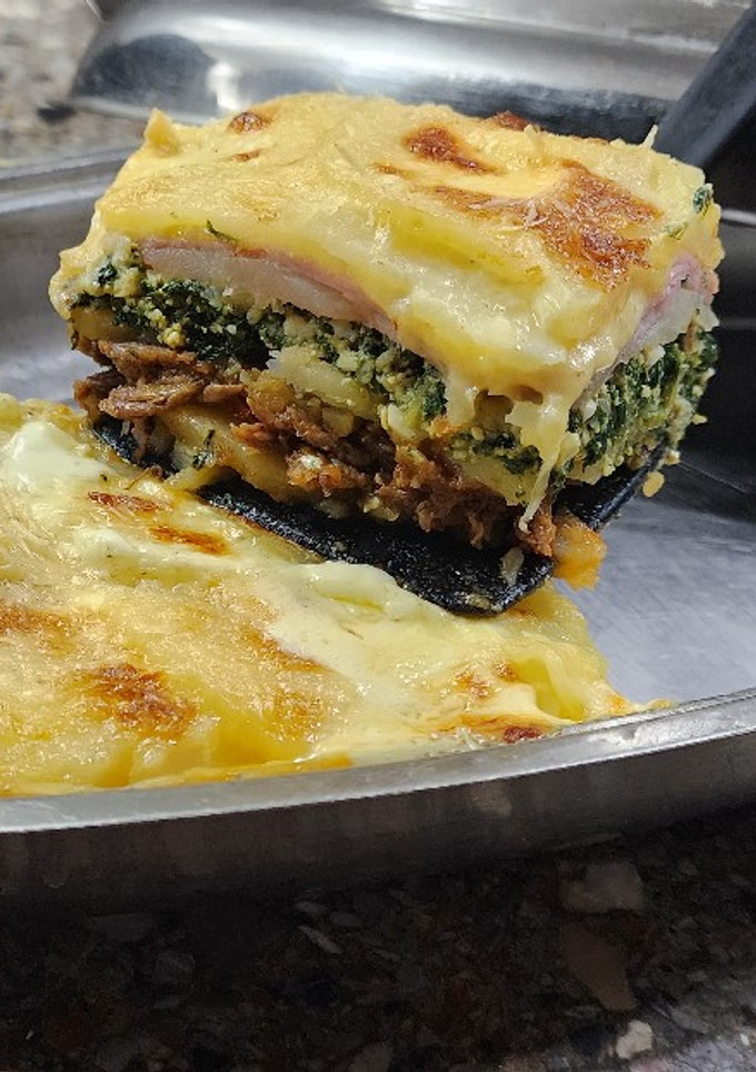 Una foto de Lasagna de papas, roast beef, acelga y ricotta - sin masa. 💫 Liviana y deliciosa 💫
