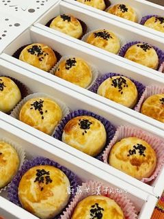 豆沙蛋黃酥(奶油版） 的食譜成品照片