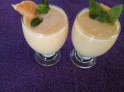 Una foto de jugo multifruta