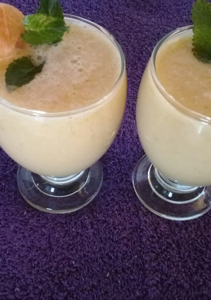 Una foto de Licuado de frutas🍊🍌🍑