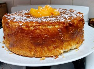 Una foto de Torta tres ingredientes estilo genoise (bizcochuelo alto)
