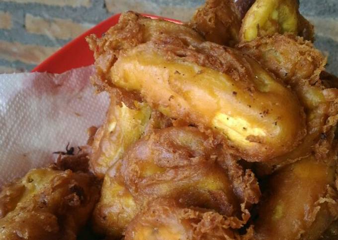 Pisang goreng tepung